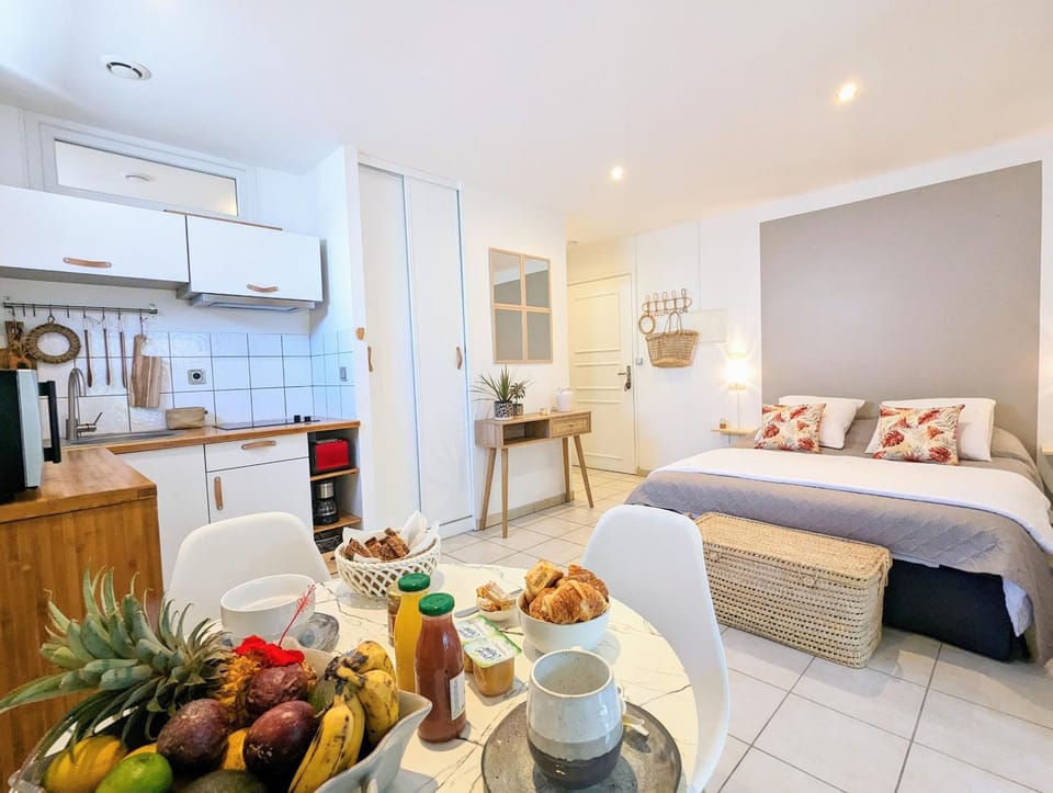 Living room, Bedroom