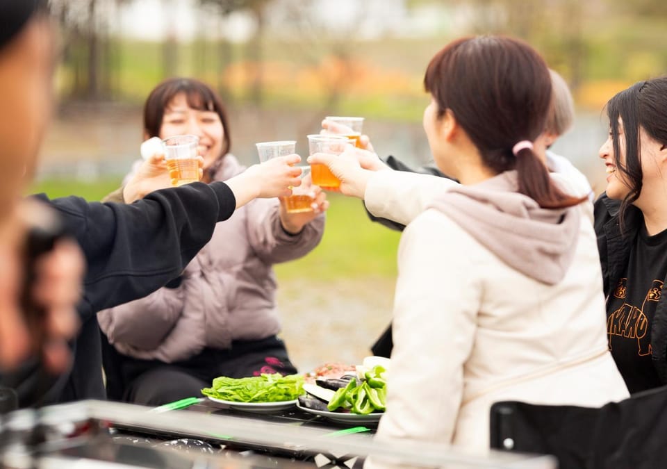 Day, BBQ facilities, Food and drinks, Drinks, Alcoholic drinks, group of guests