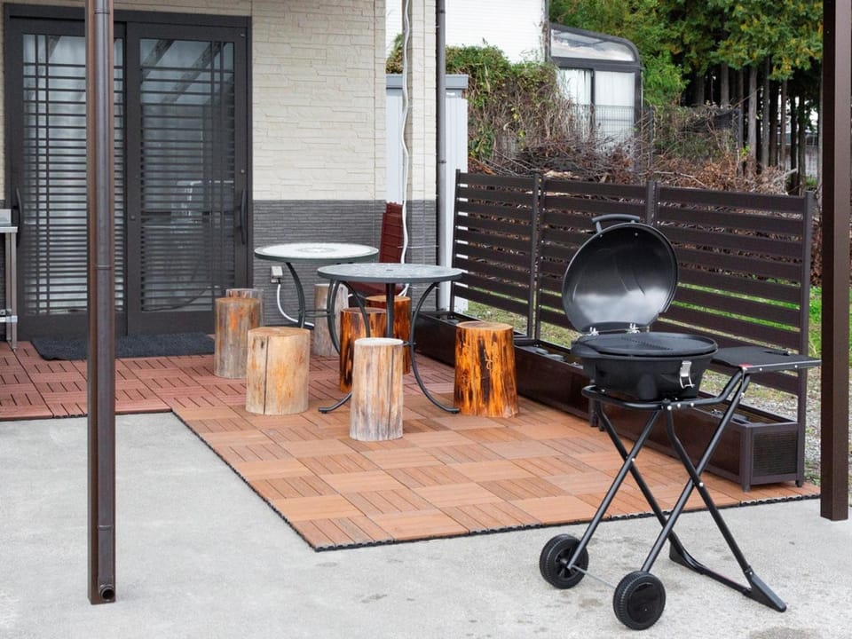 Patio, BBQ facilities