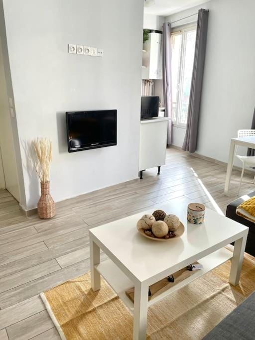 Apartment in the heart of Chinatown, Paris Apartment in Paris