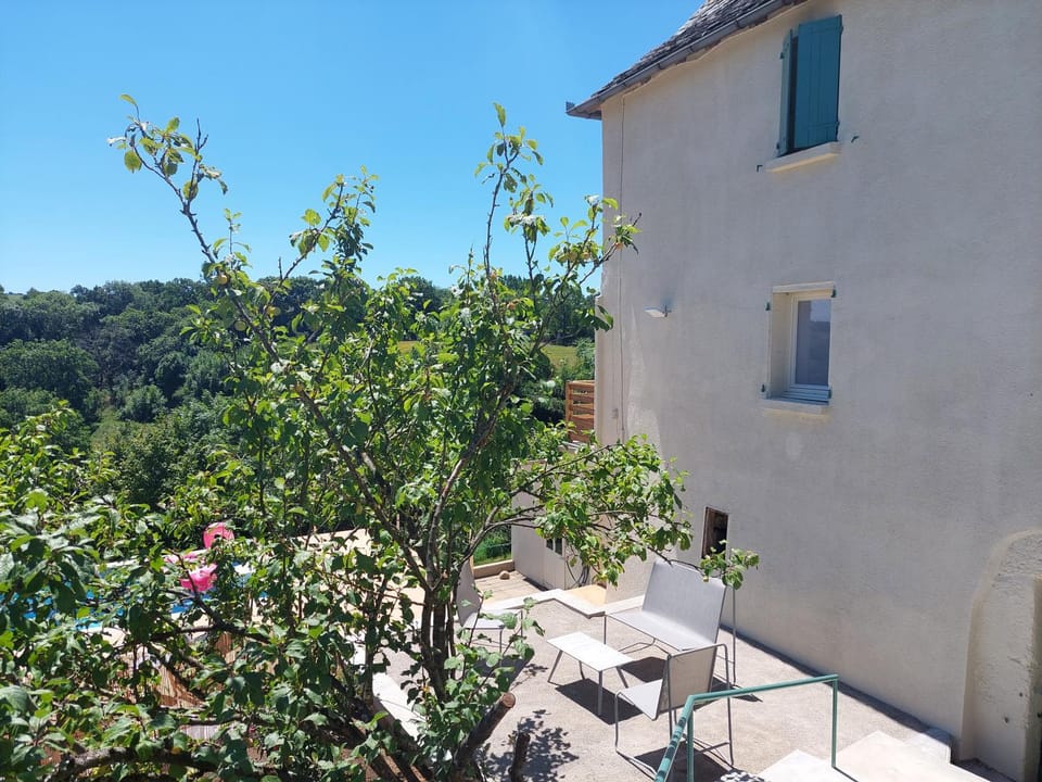 Maison avec magnifique vue et piscine privative House in Occitanie