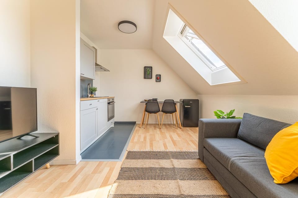TV and multimedia, Kitchen or kitchenette, Seating area