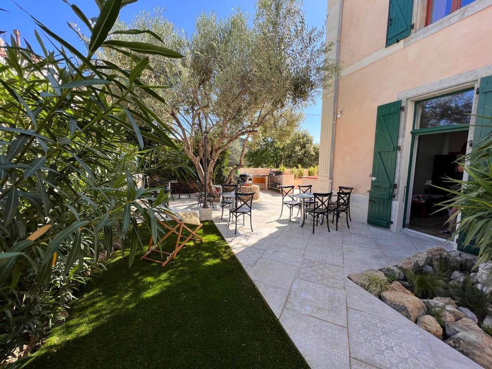 Restaurant/places to eat, Balcony/Terrace, Breakfast