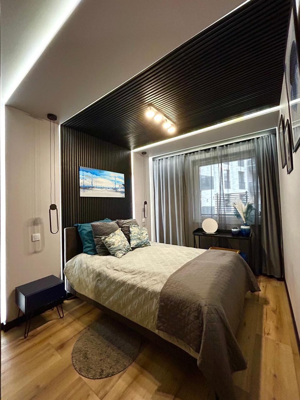 Bed, Photo of the whole room, Bedroom