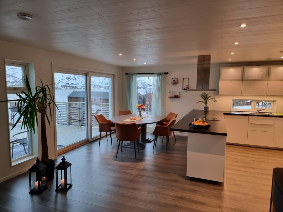 Kaldfjord Sea House Villa in Troms Og Finnmark