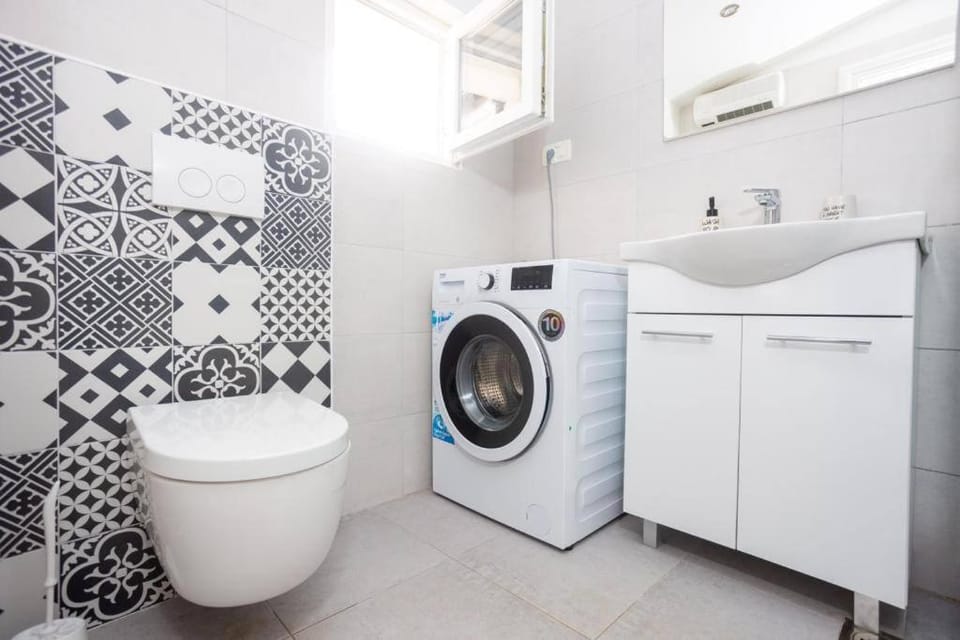 Toilet, Bathroom, washing machine