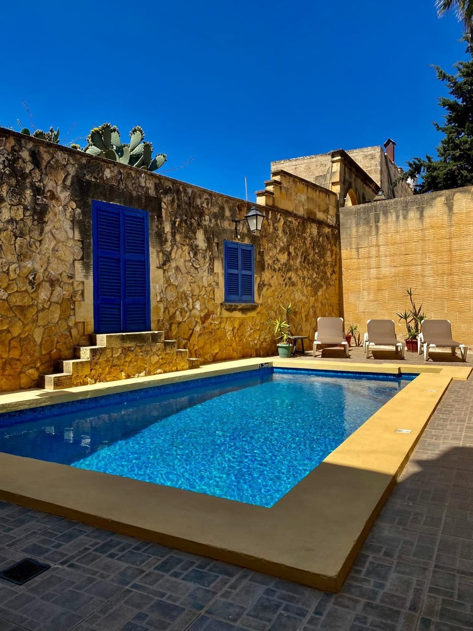 Swimming pool, Swimming pool