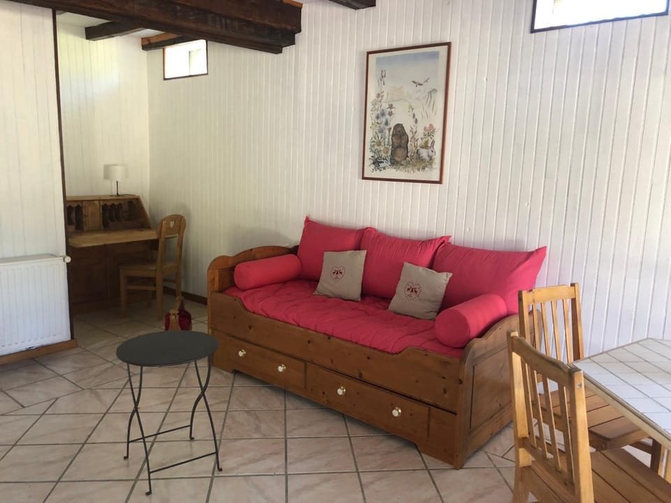 Gîte insolite - Domaine Shanti Lande Country House in Occitanie