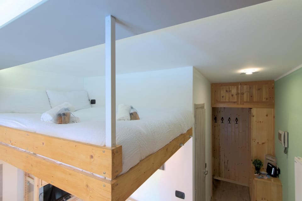 Bed, Photo of the whole room, Bedroom, bunk bed