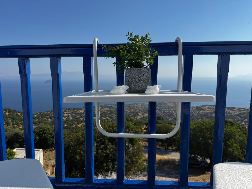 Day, Natural landscape, Balcony/Terrace, Mountain view, Sea view