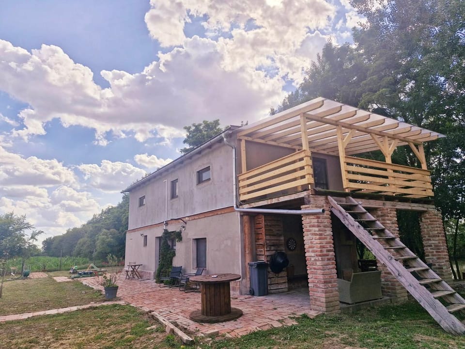 Hacienda Verde House in Hungary