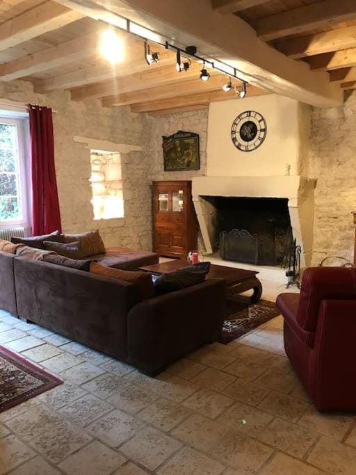 Grand gîte au calme avec piscine House in Nouvelle-Aquitaine