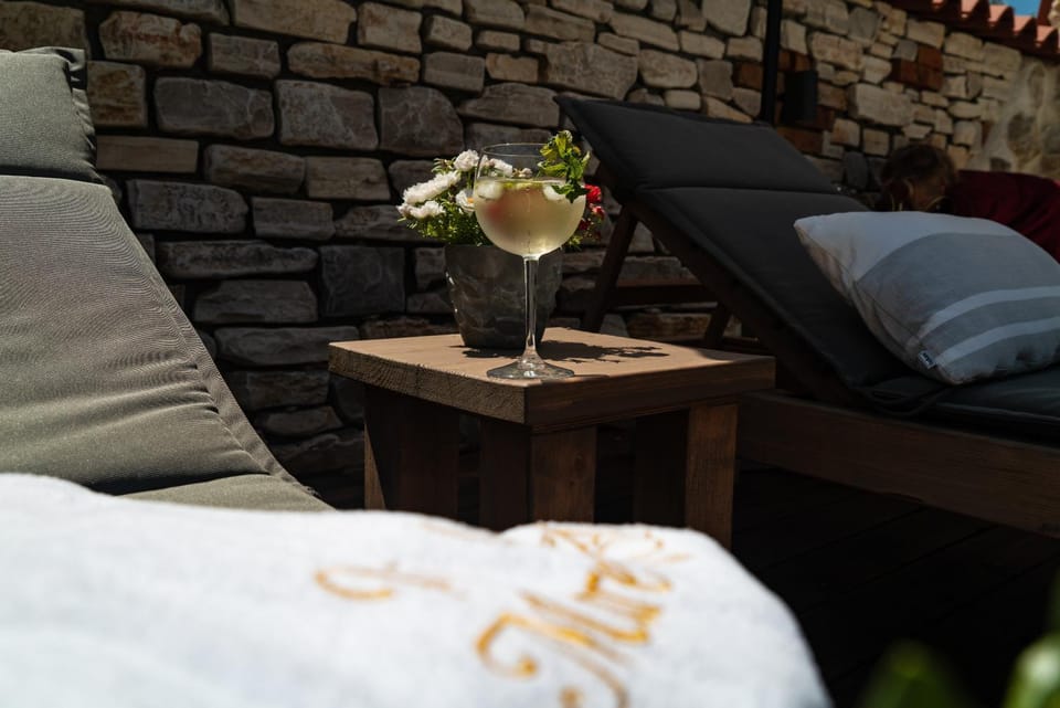 Seating area, Drinks