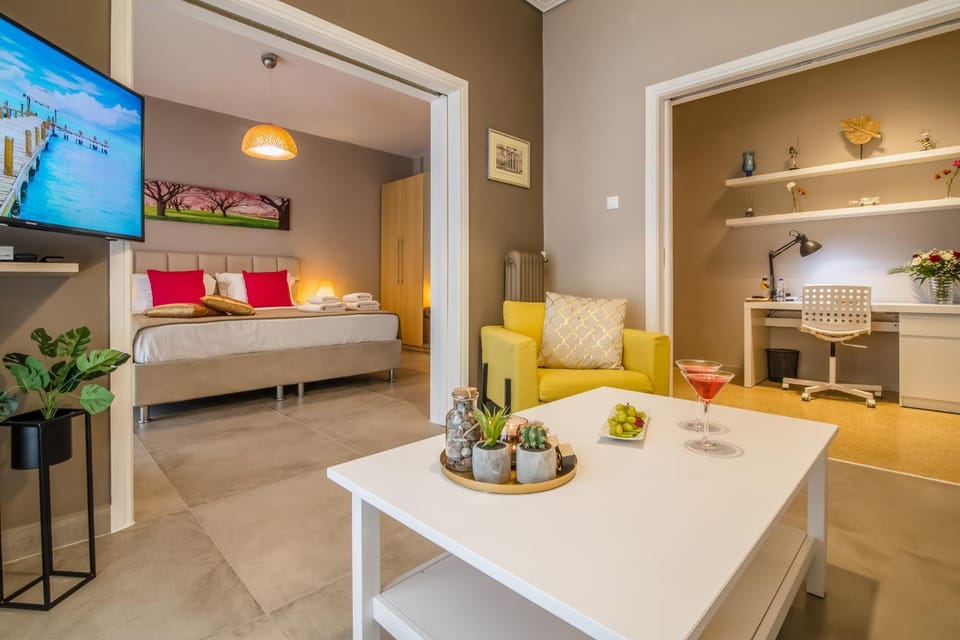 TV and multimedia, Living room, Seating area, Dining area, Bedroom, air conditioner