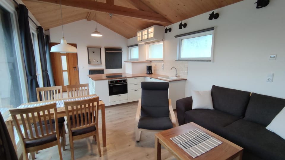 Living room, Seating area, kitchen