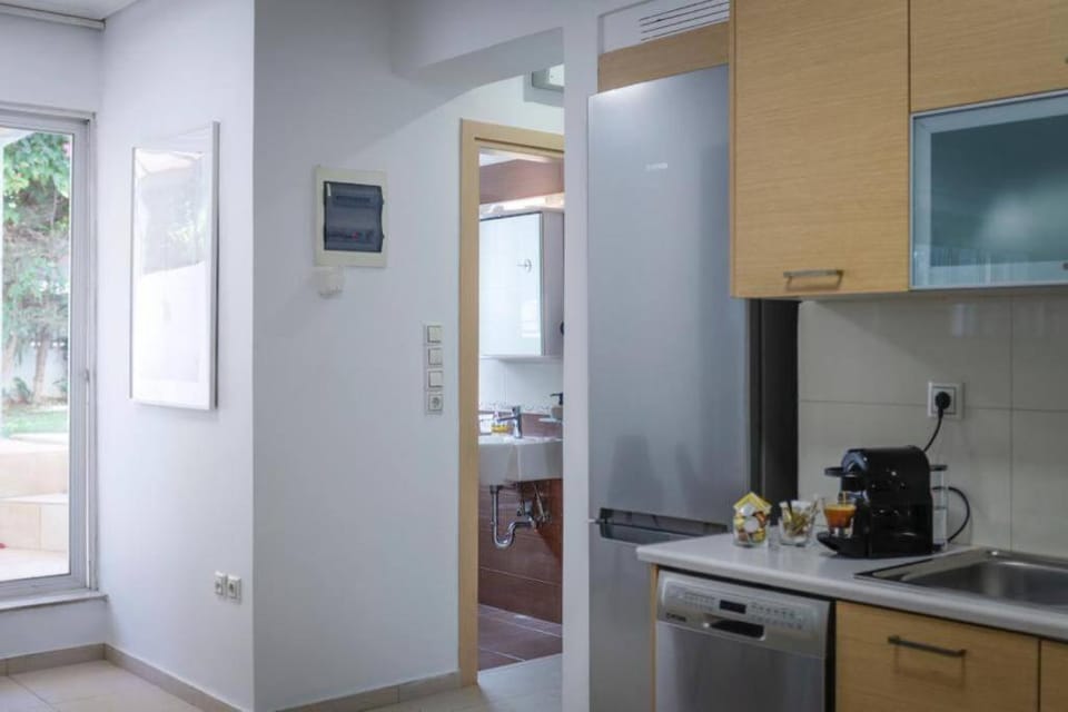 Pame Rentals - Cozy Glyfada Stay with Free Parking Apartment in South Athens
