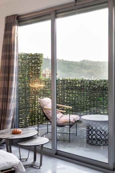 Day, Balcony/Terrace, Living room, Seating area