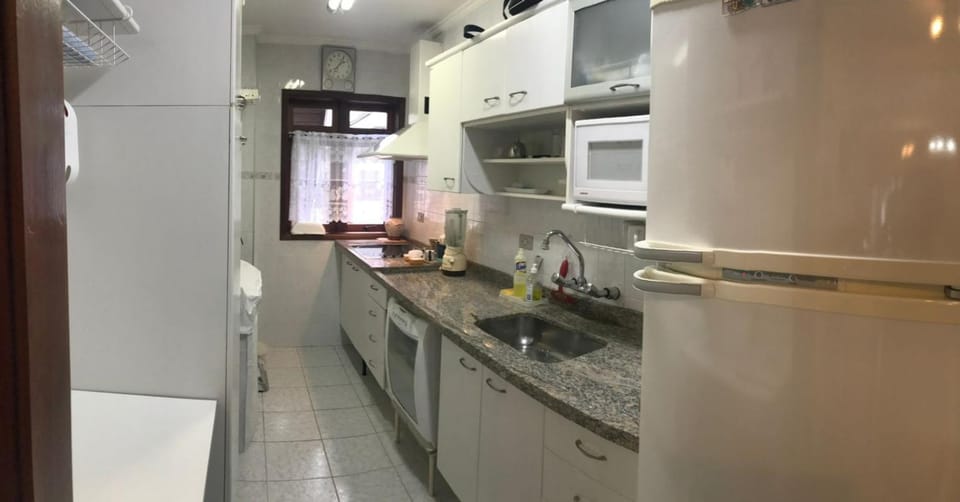 minibar, toaster