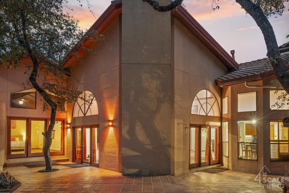 Property building, Night