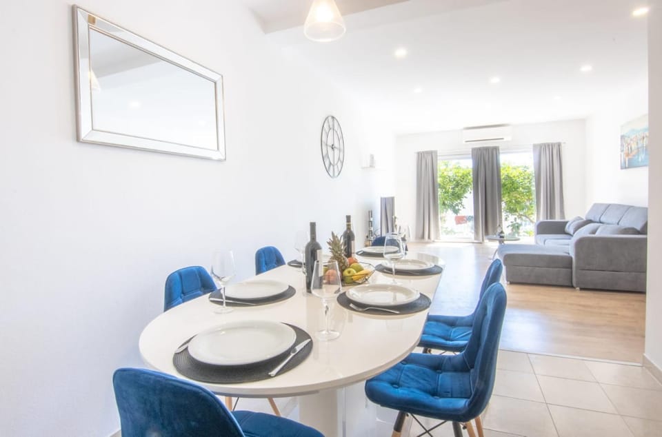 Apartment Cvita Free beach parking Apartment in Makarska