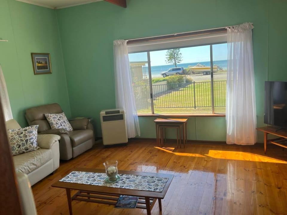 Jenny’s Ocean View House in Port Vincent