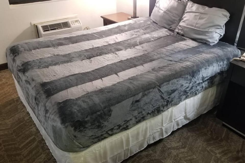 Hotel 2 Queen Beds Room 124 Booking Apartment in Stillwater
