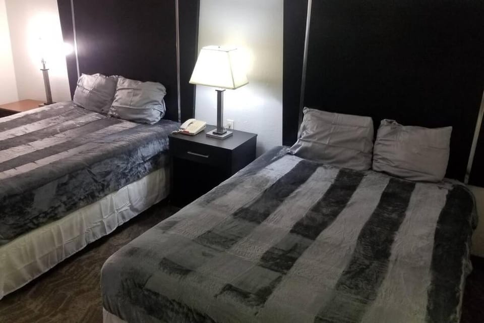 Hotel 2 Queen Beds Room 124 Booking Apartment in Stillwater