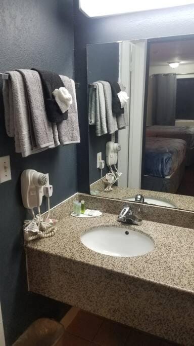 Hotel 2 Queen Beds Hotel Room 128 Booking Apartment in Stillwater