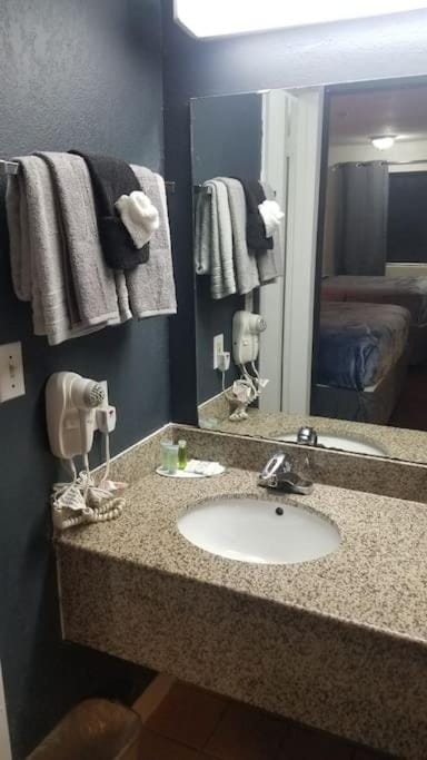 OSU 2 Queen Beds Hotel Room 208 Apartment in Stillwater
