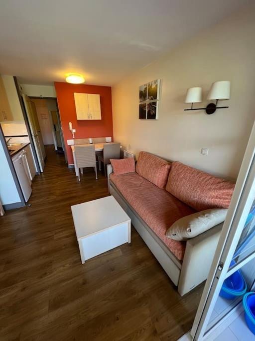 Village pierre et vacances cap Estérel, vue mer et Estérel, classé 3 étoiles Apartment in Saint-Raphael