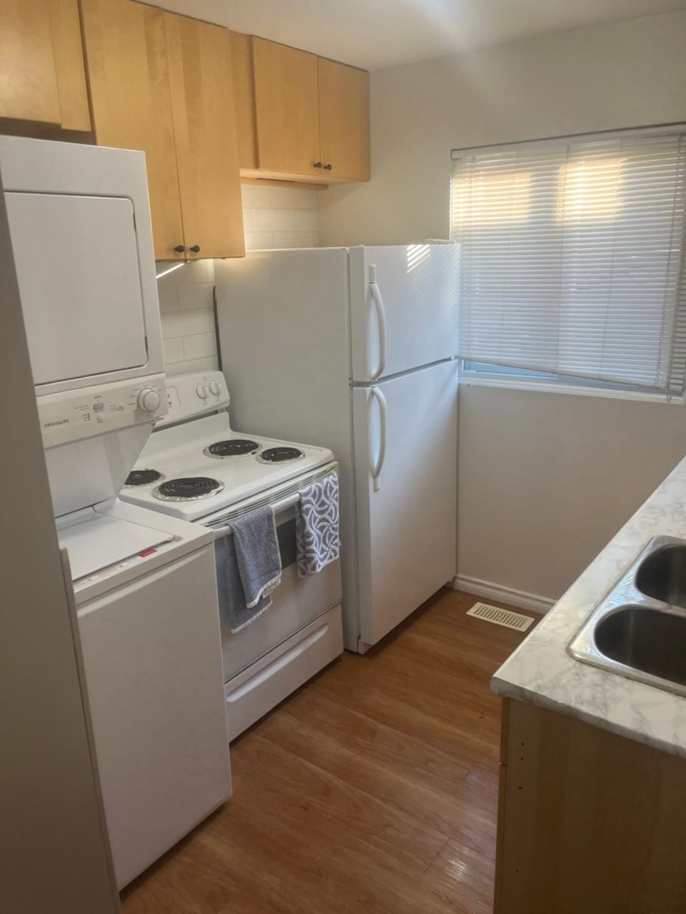 Kitchen or kitchenette, pet friendly, stove