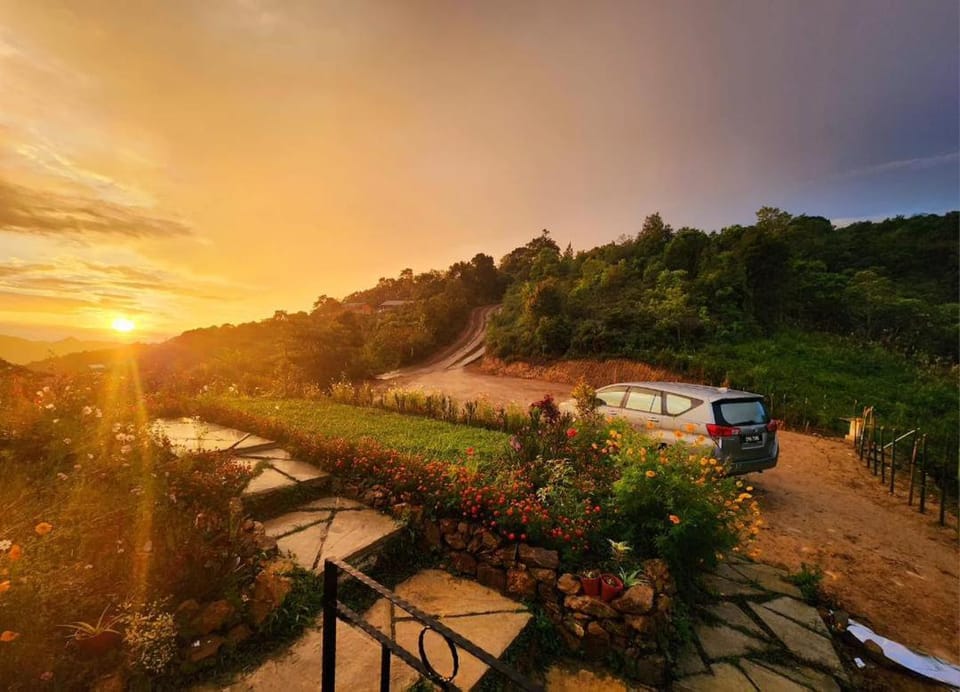 Spectacular Mt Kinabalu view 2 Bedroom cottage Villa in Sabah