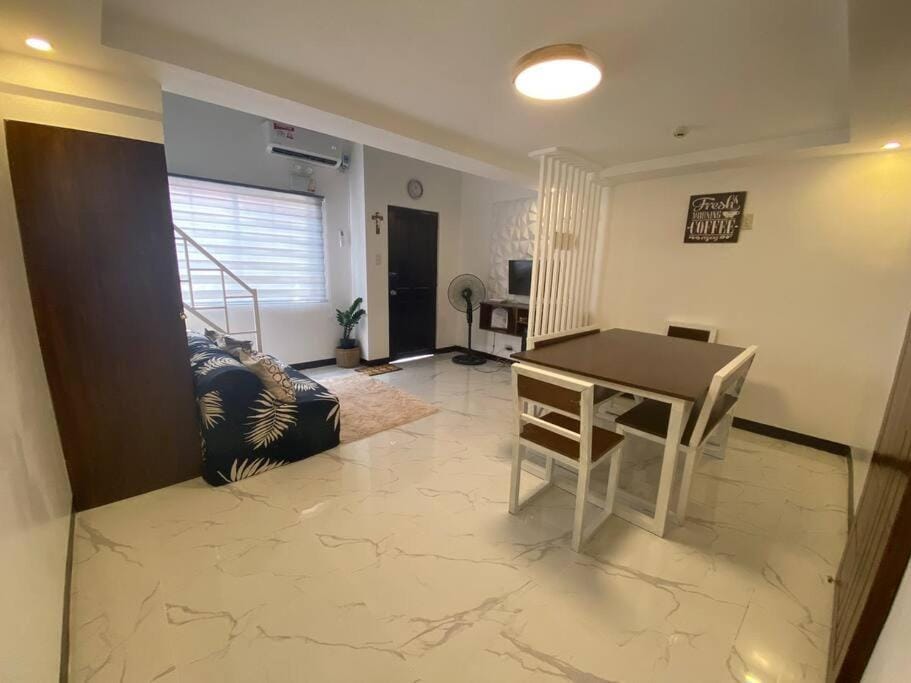 Living room, Dining area, air conditioner