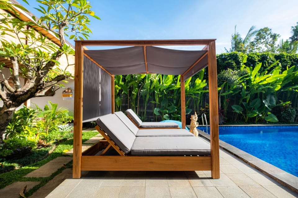 Day, Pool view, Swimming pool, sunbed