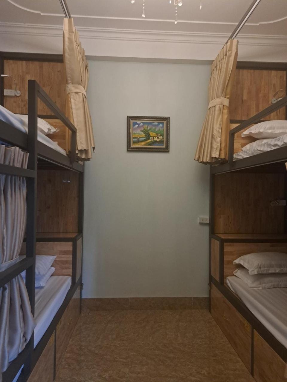 Bed, Photo of the whole room, bunk bed