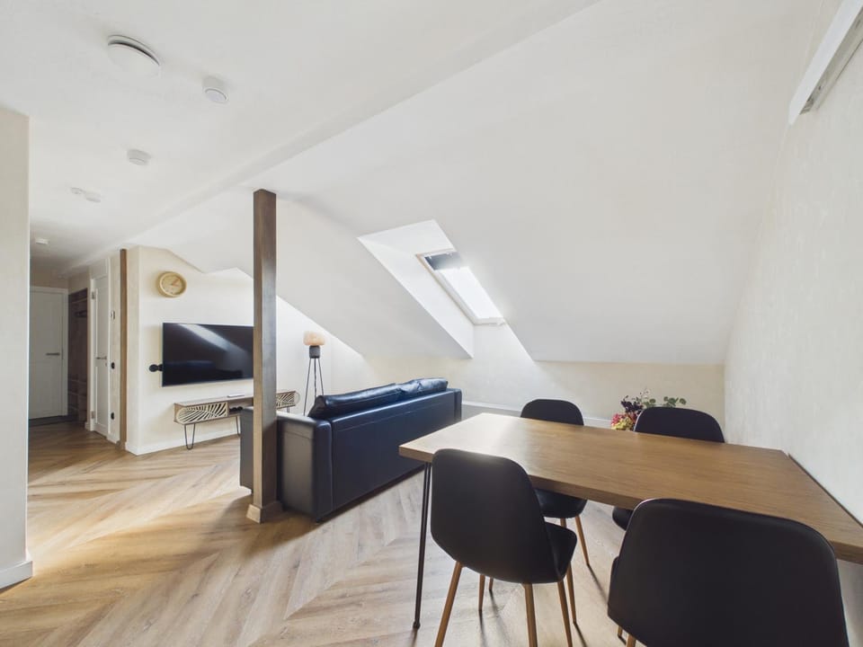 TV and multimedia, Living room, Dining area