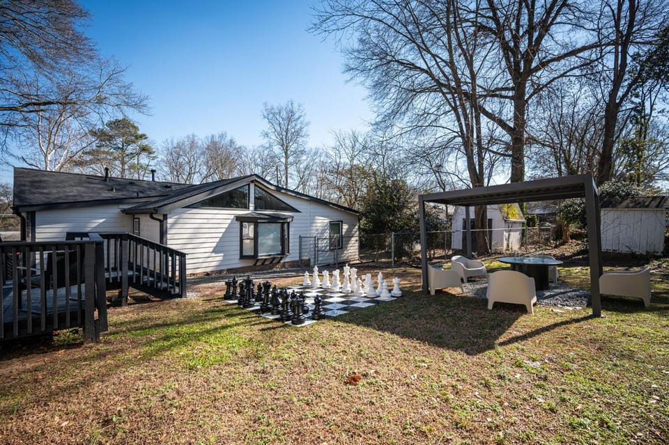 Luxury Sports Art Gallery - 15 mins to ATL Battery House in Marietta