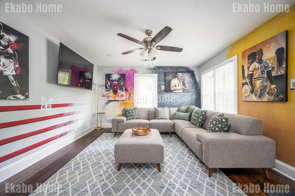 TV and multimedia, Living room, Seating area, fireplace