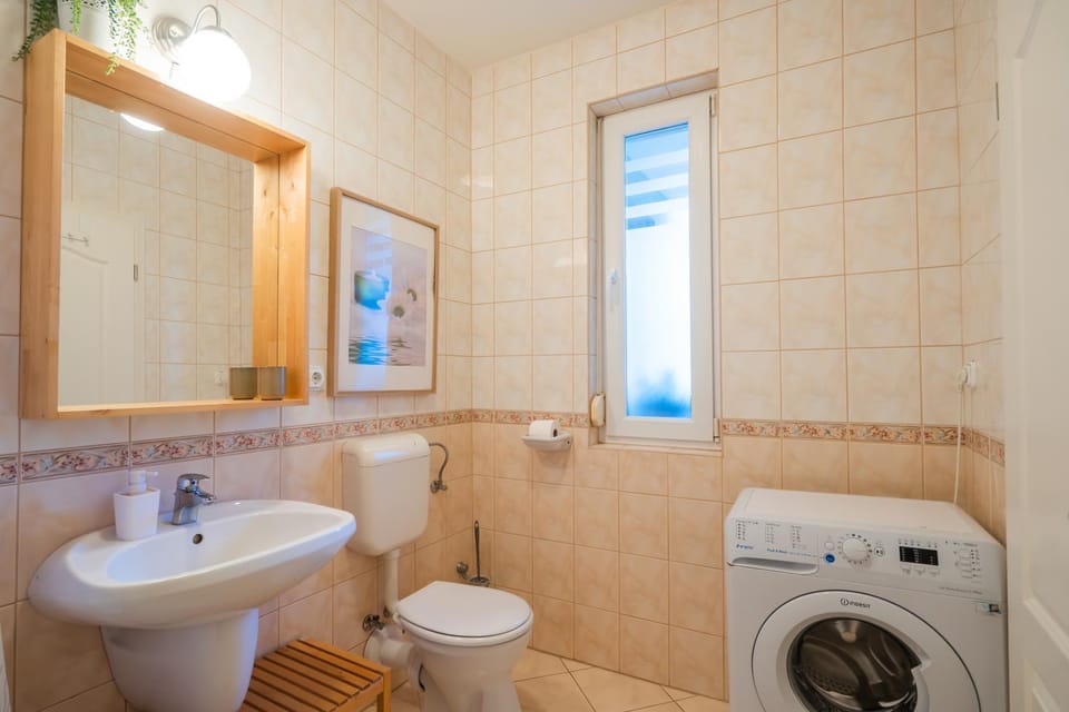 Bathroom, washing machine