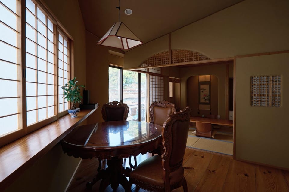Living room, Photo of the whole room, Decorative detail, Dining area