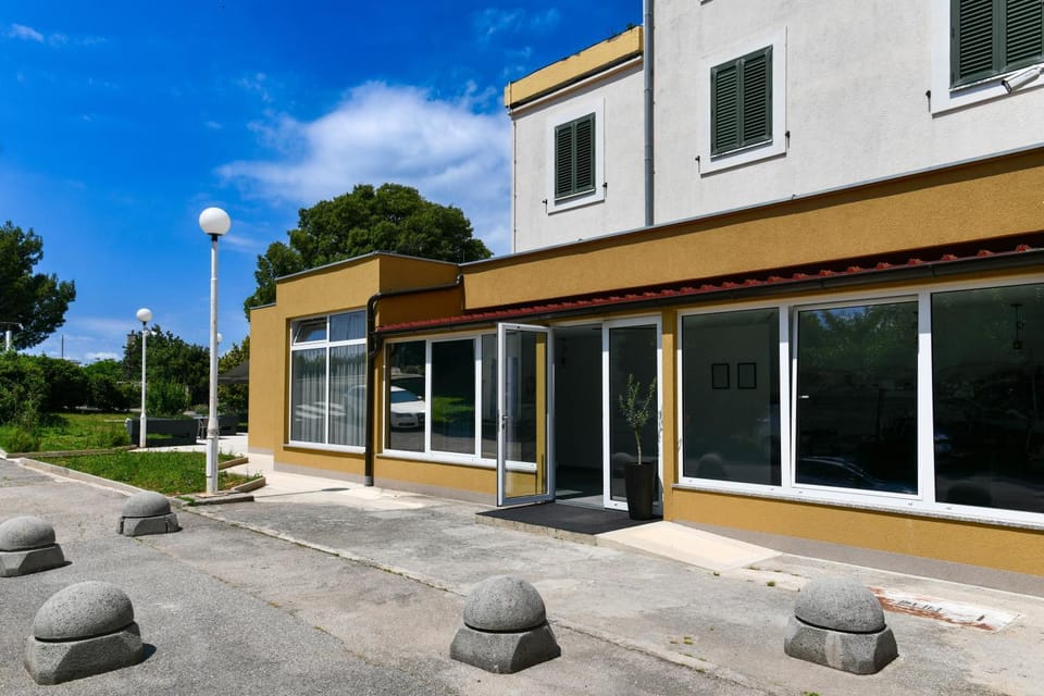 Property building, Lobby or reception