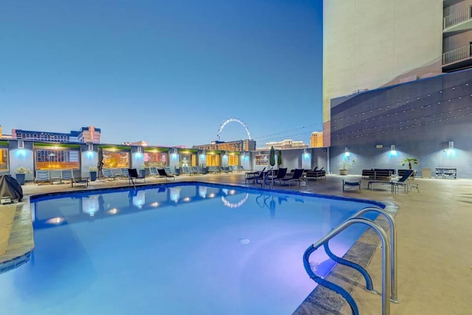 Night, Pool view, Swimming pool, Swimming pool, sunbed