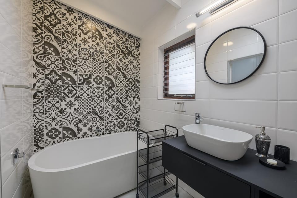 Bathroom, Bath