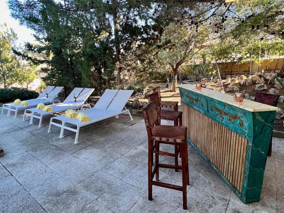 Garden, sunbed