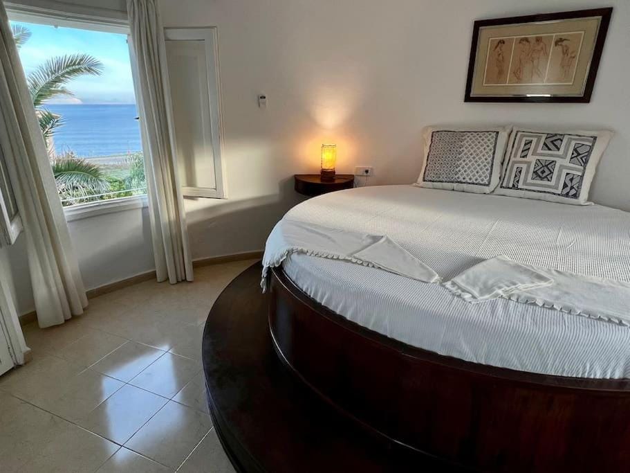 Bed, Photo of the whole room, Bedroom, Sea view