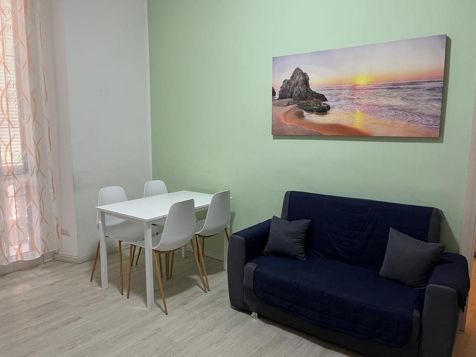 Appartamento in zona Bocconi Apartment in Milan