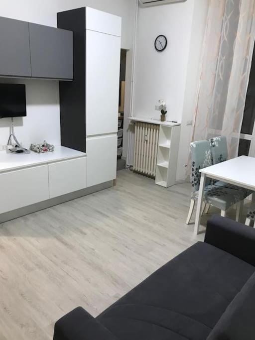 Appartamento in zona Bocconi Apartment in Milan
