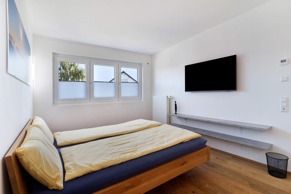 Living room, Bedroom
