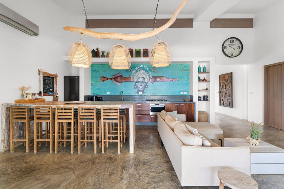 TV and multimedia, Kitchen or kitchenette, Living room, Seating area, Dining area