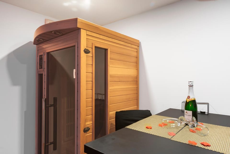 LE COCON- Jacuzzi & Sauna privés By SweetDreams Apartment in Mougins